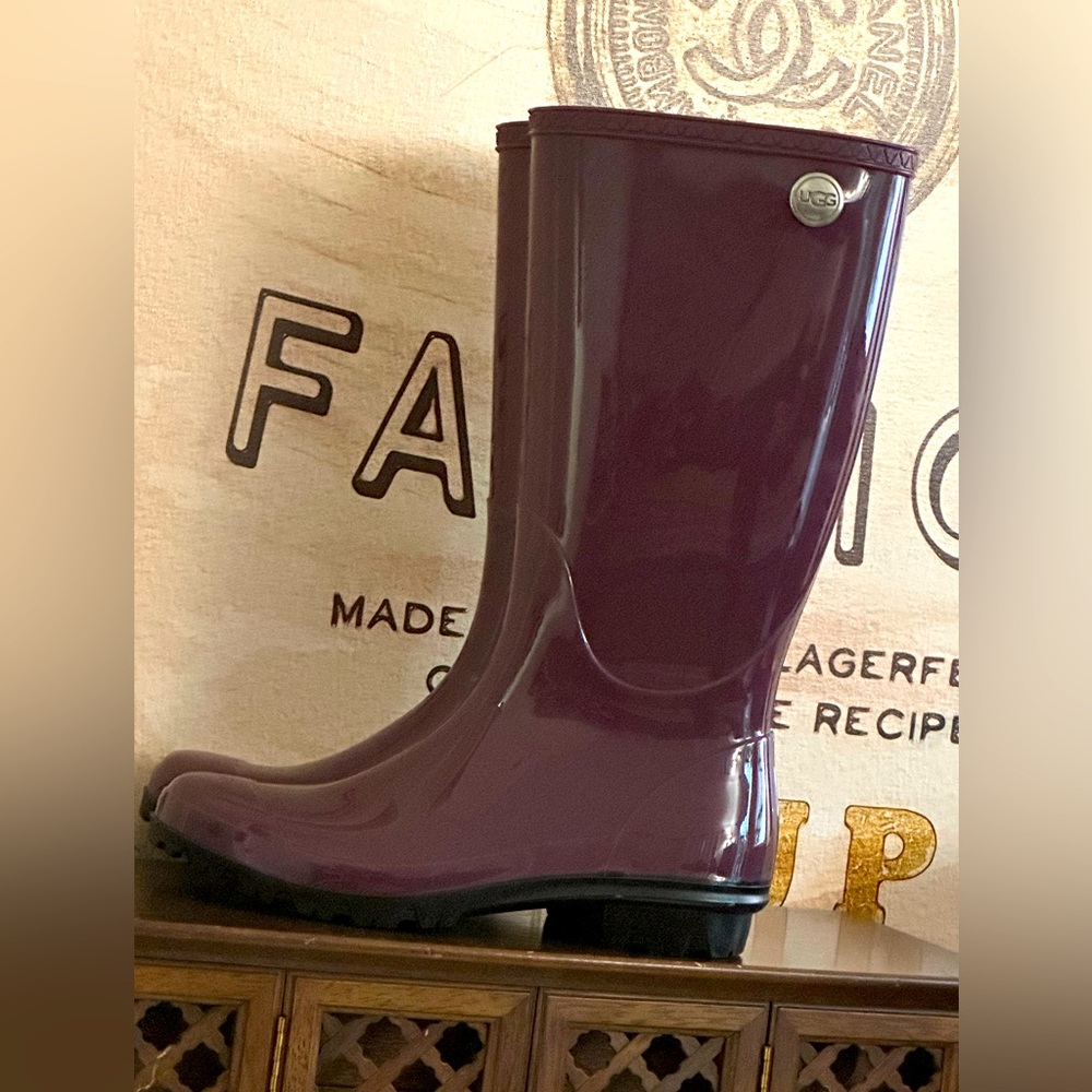 Ugg rain boots sherpa  footbed lining